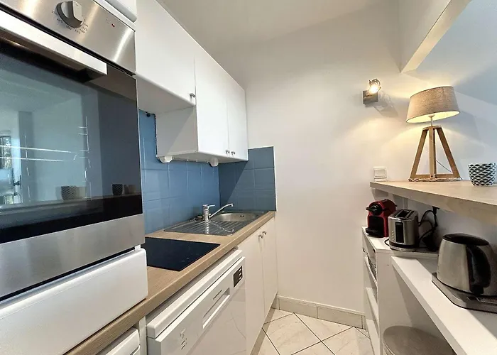 Calme Avec Terrasse à 2 Pas De La Benoît, 2 Pièces, 4 Couchages, - Fr-1-245-103